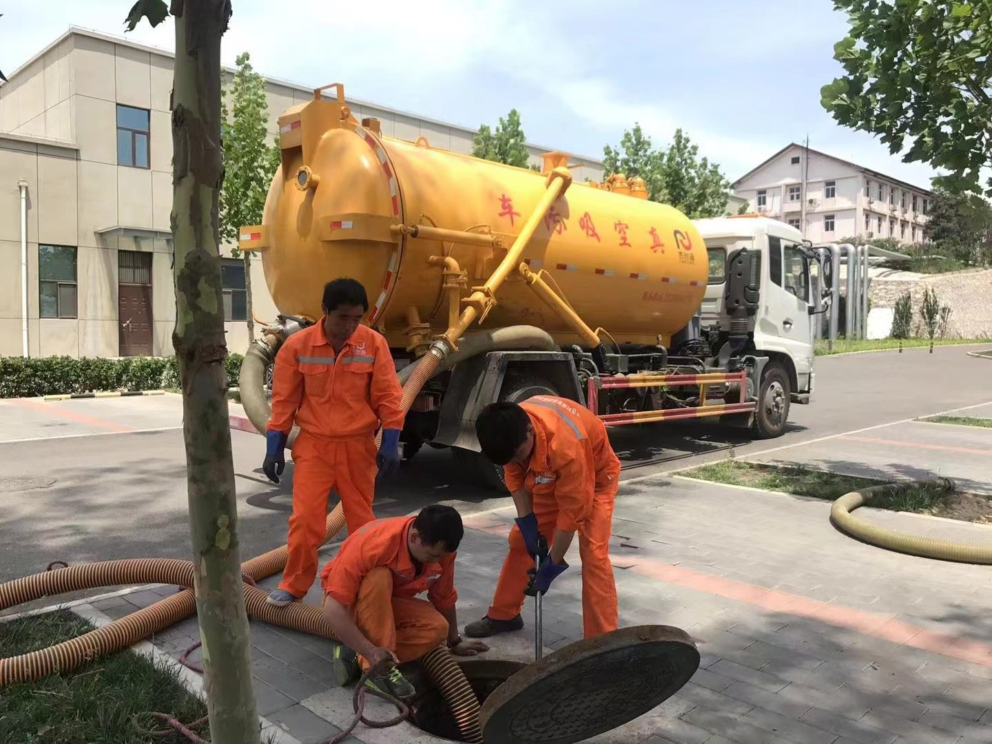 黄陵化粪池清理与5-8吨吸粪车施工效率分析